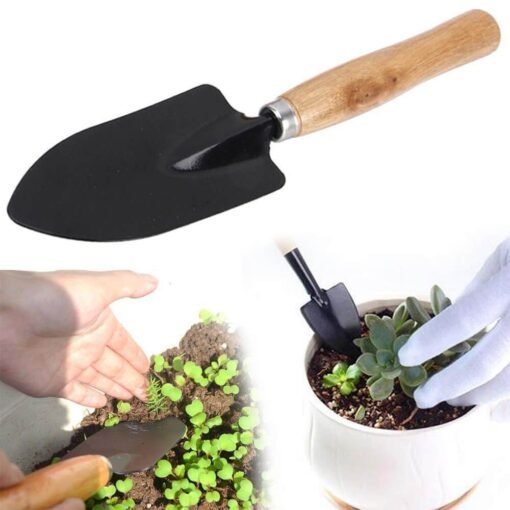 Trowel gardening tool