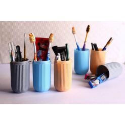 Capsule shape plastic toothbrush, toothpaste, stationery items, painting brushes holder case