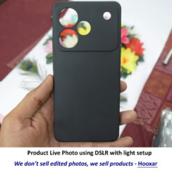 live photo of Hooxar silicone back cvoer for Realme P4 Pro 5G mobile, silicone, black, on hand